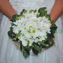 Букет невесты из фрезии и зелени №359